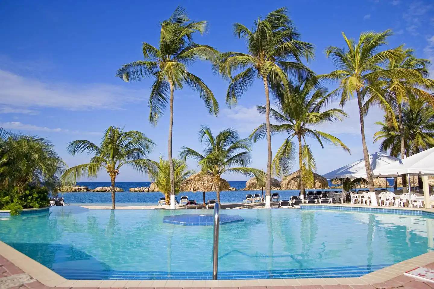 Sunscape Curaçao Resort, Spa & Casino Pool