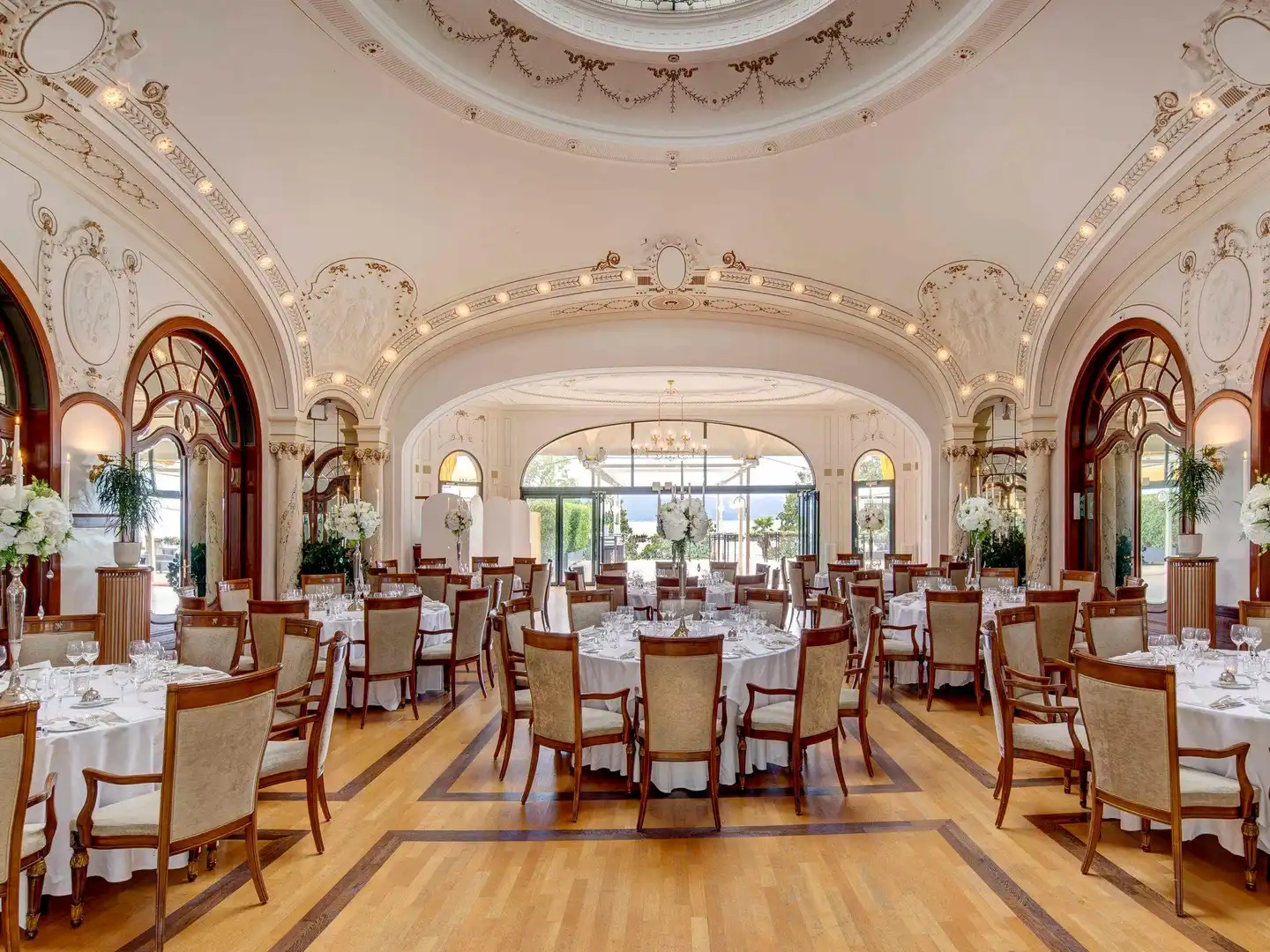Fairmont Le Montreux Palace Lobby