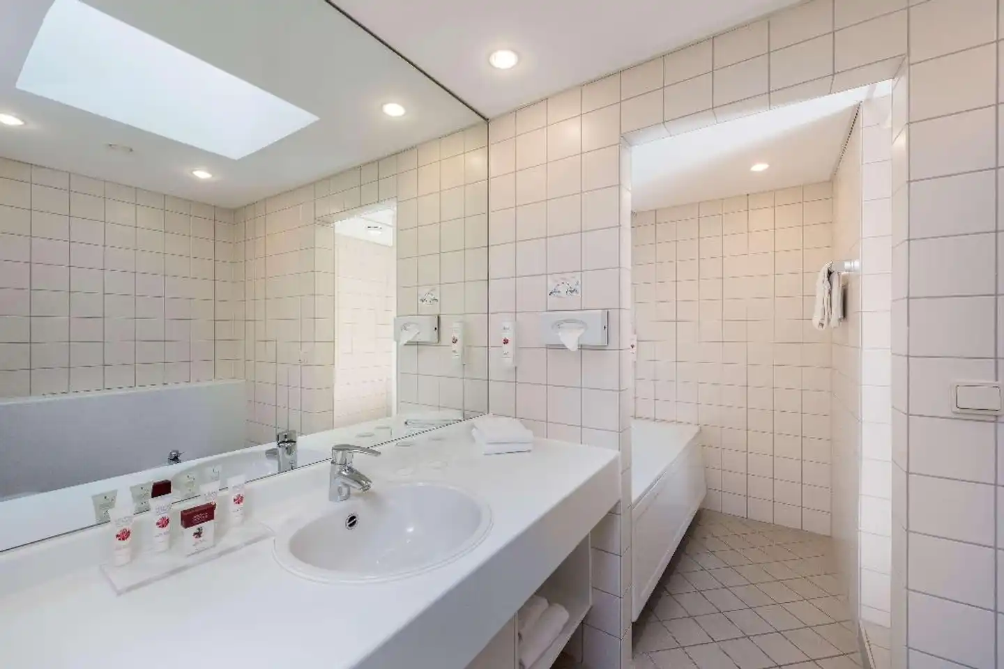 Ramada by Wyndham Flensburg Badezimmer