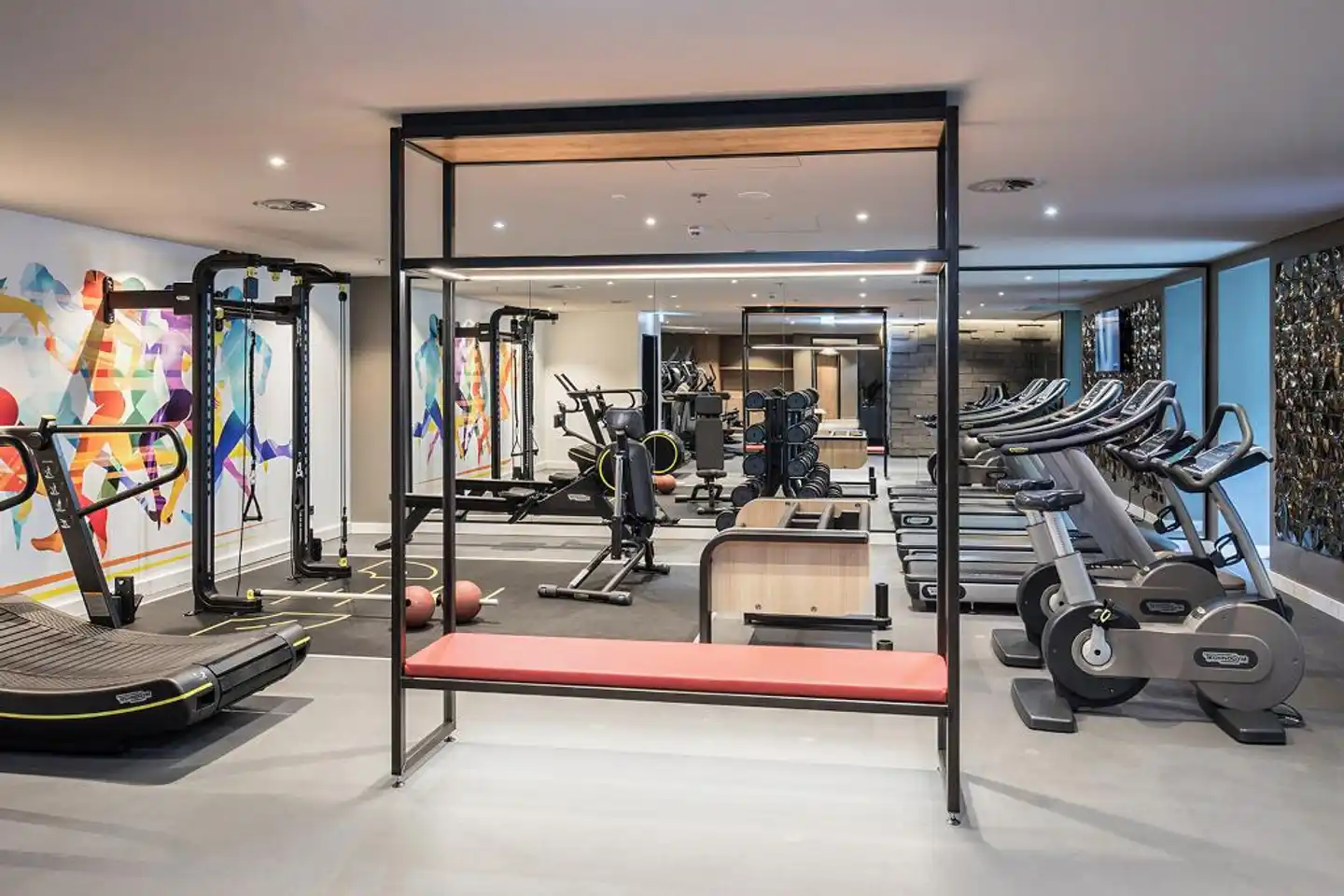 Radisson Blu Hotel, Cologne Sport und Entertainment