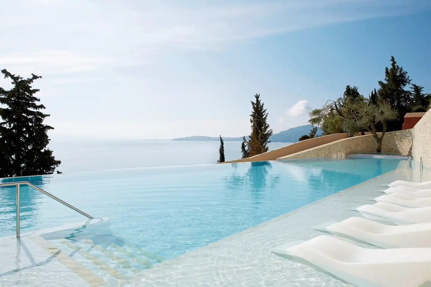 Nido, Mar-Bella Collection Pool