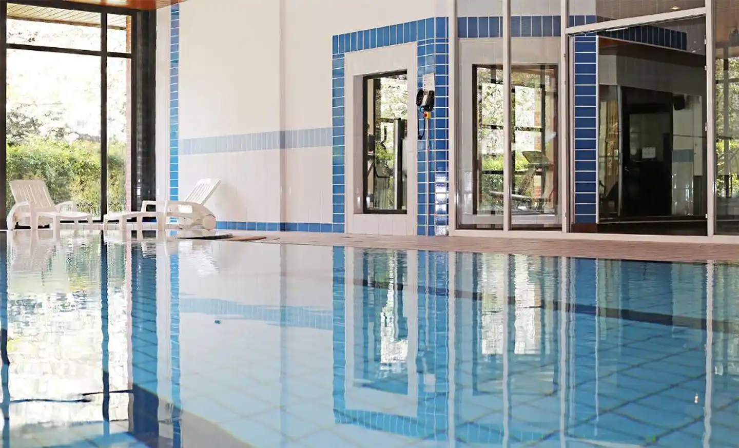 Millennium Hotel Paris Charles De Gaulle Hallenbad