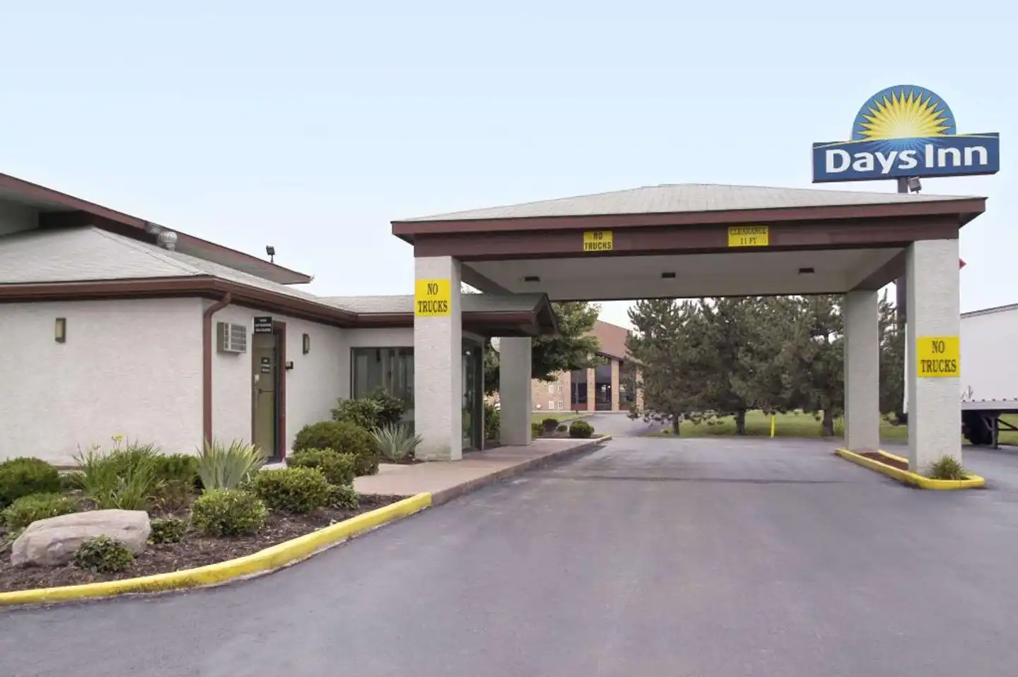 Days Inn by Wyndham Plainfield Aussenansicht