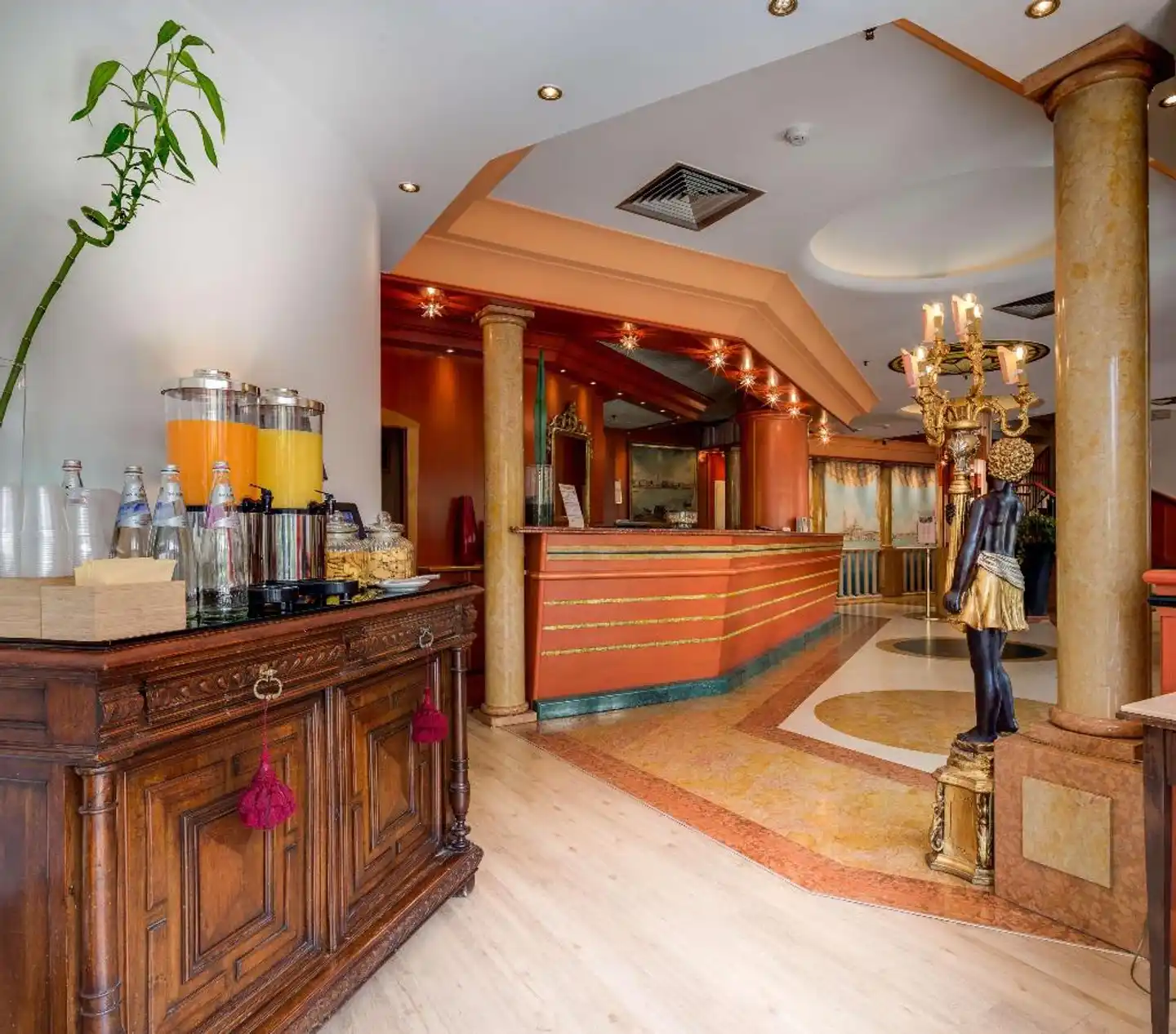 Best Western Hotel Tritone Lobby