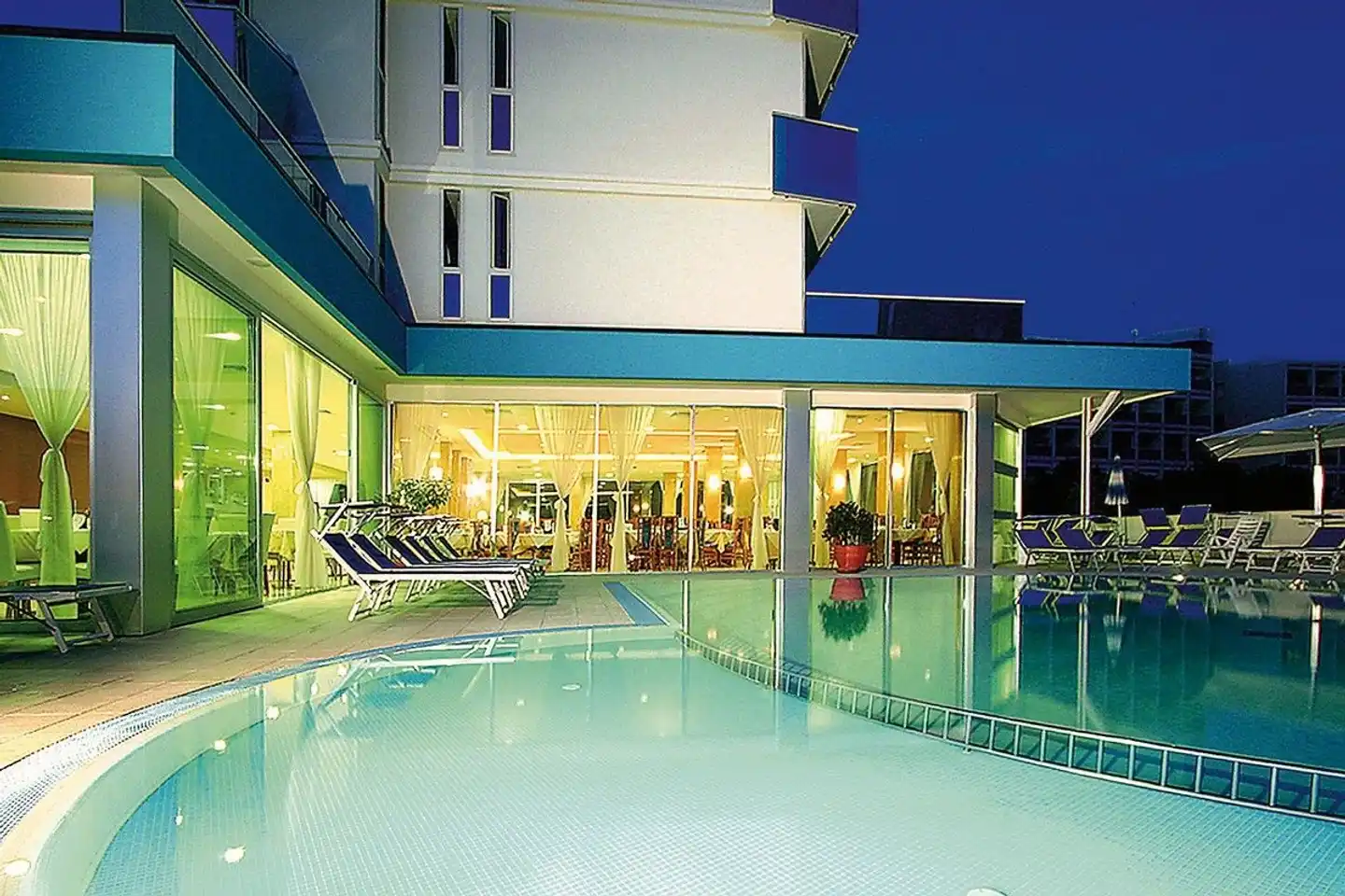 Parigi Hallenbad