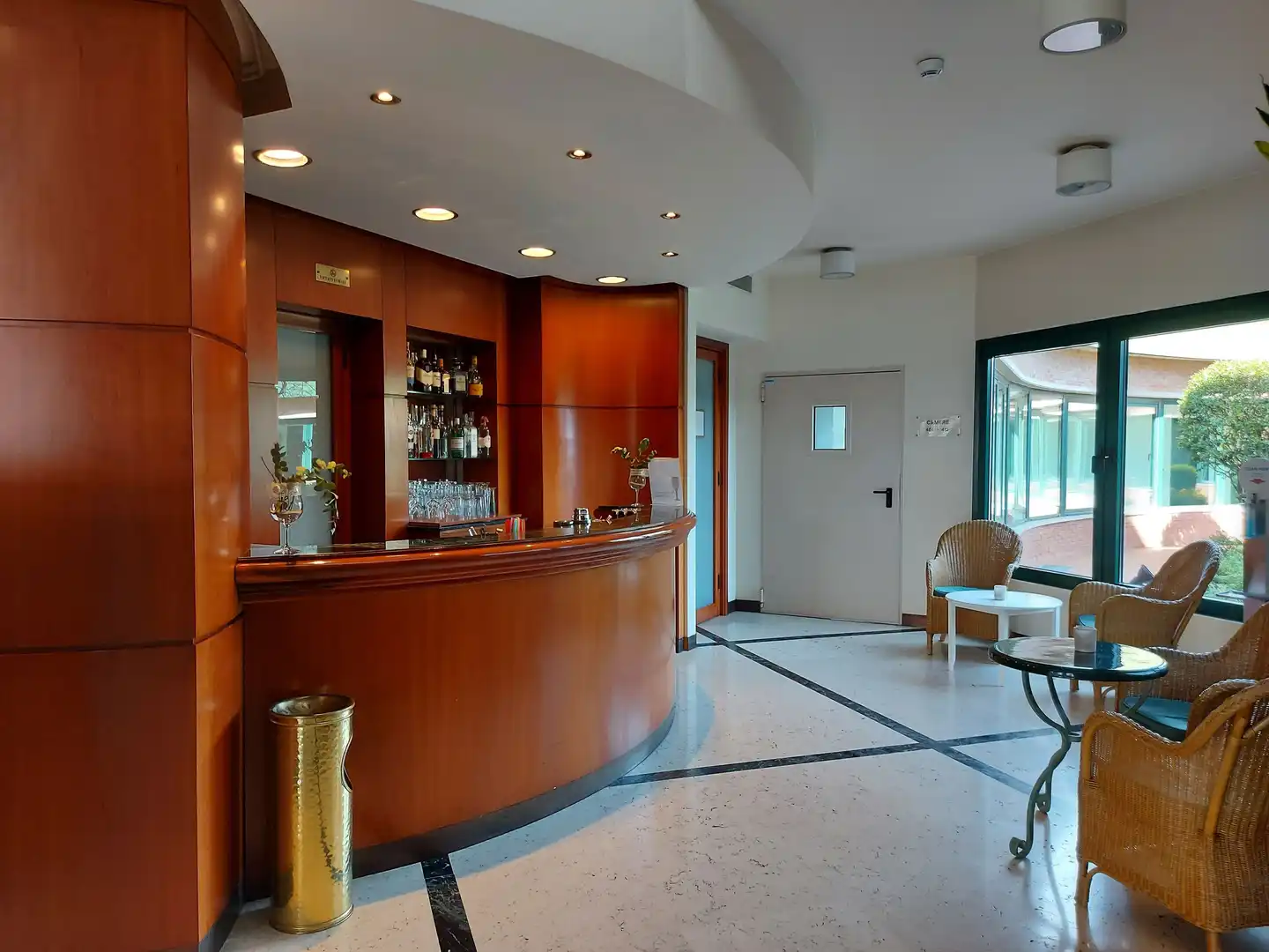 Phi Hotel Emilia Lobby