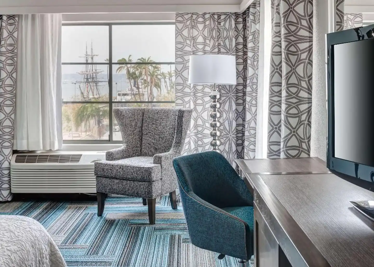Hampton Inn San Diego-Downtown Lobby
