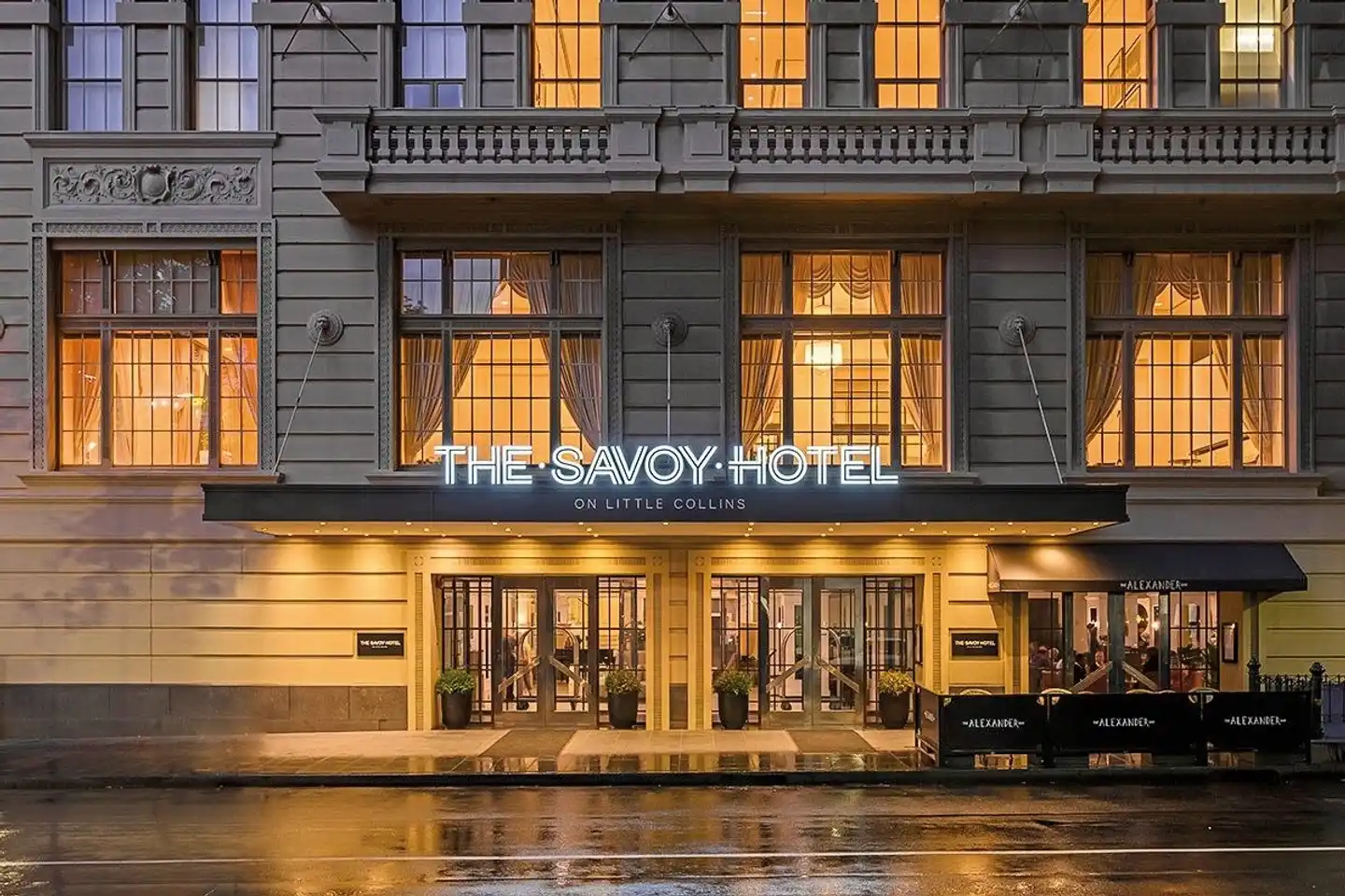 The Savoy Hotel on Little Collins Aussenansicht