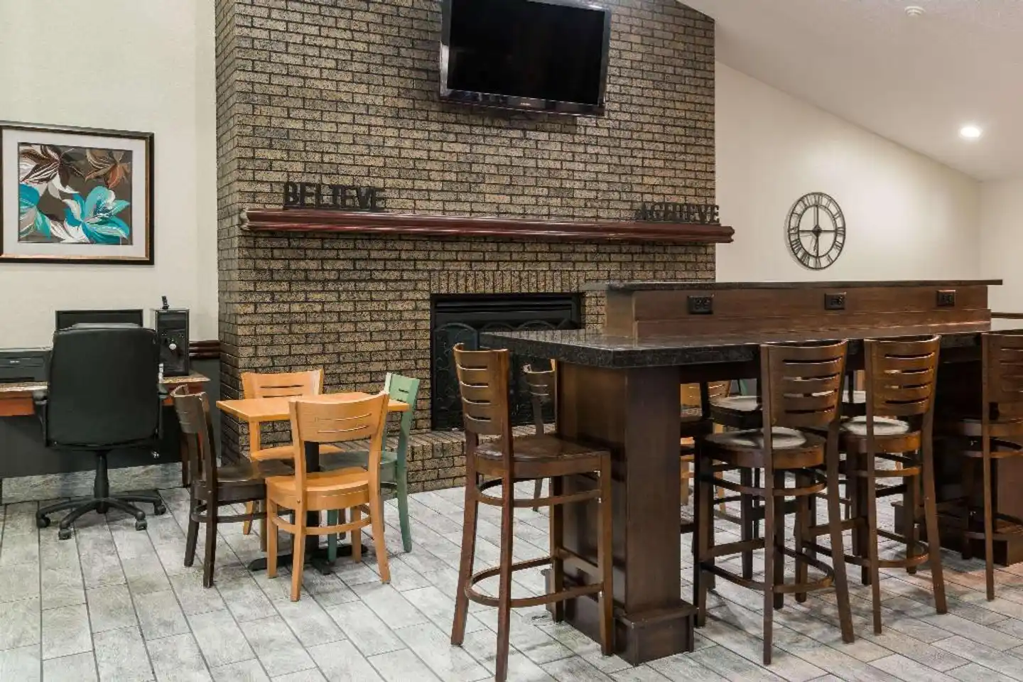 Baymont by Wyndham Bloomington MSP Airport Bar