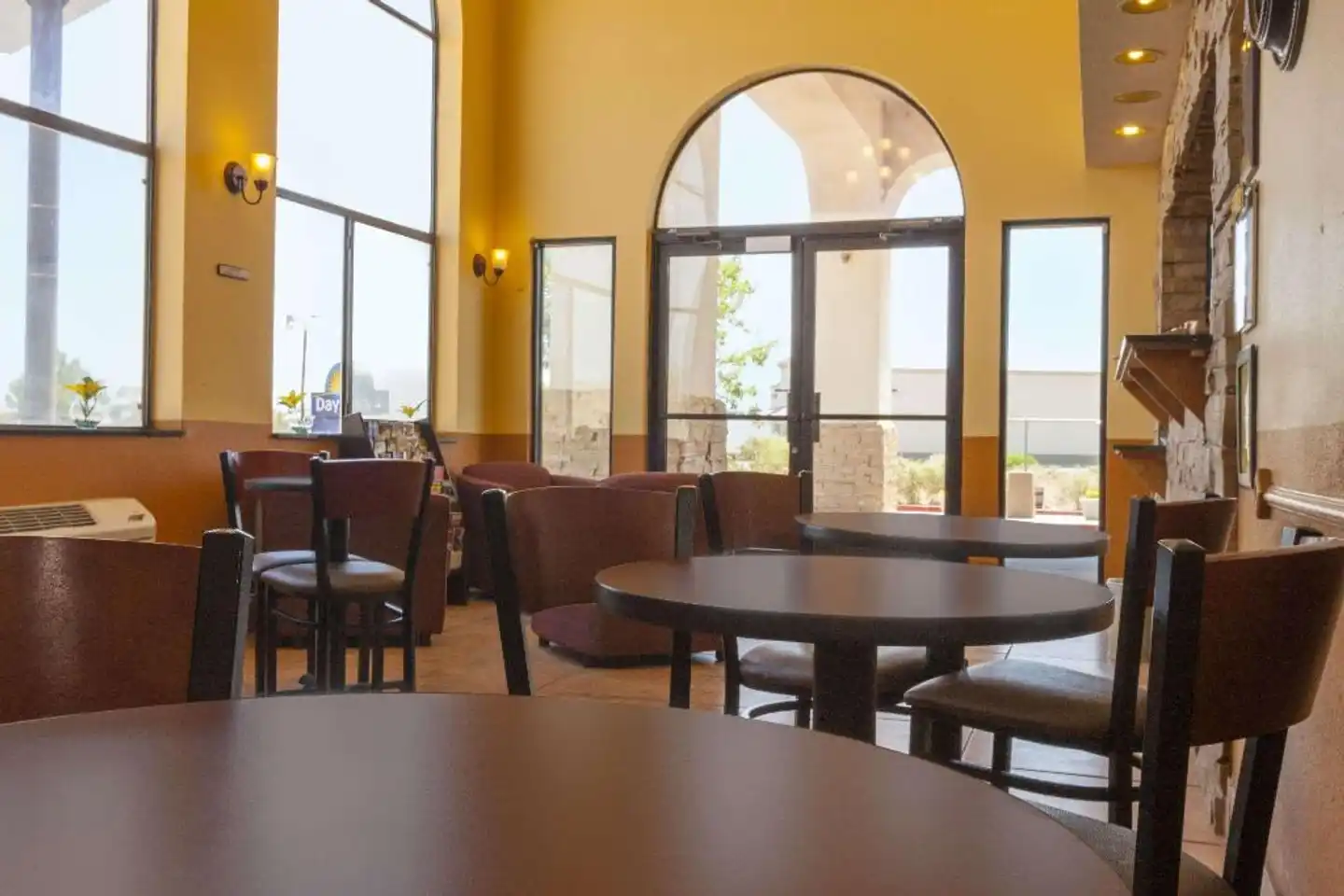 Days Inn by Wyndham Los Lunas Lobby