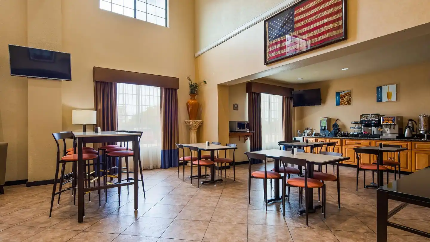 Best Western Windsor Pointe Hotel & Suites-AT&T Center Bar