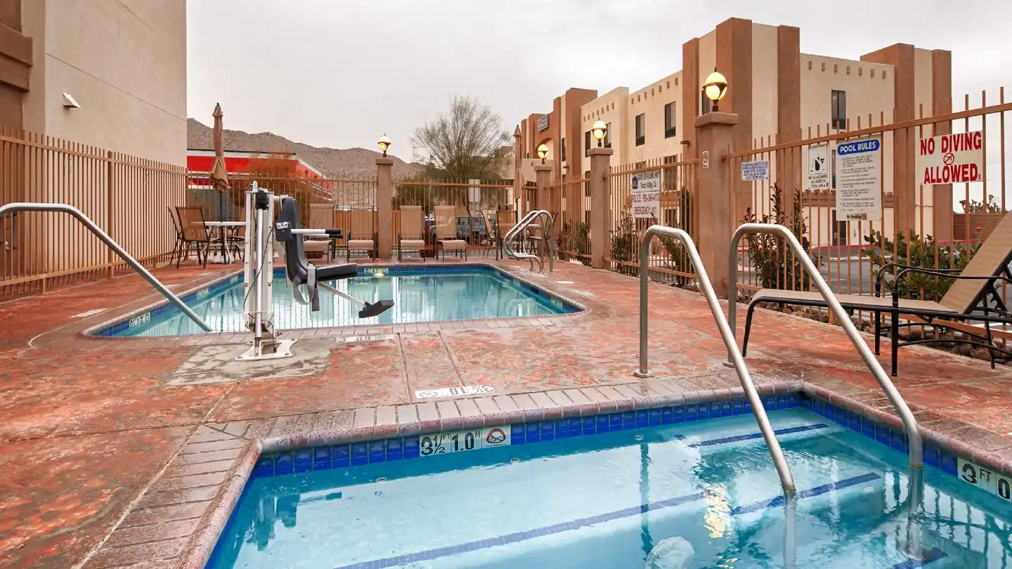 Spark by Hilton Yucca Valley Joshua Tree Pool