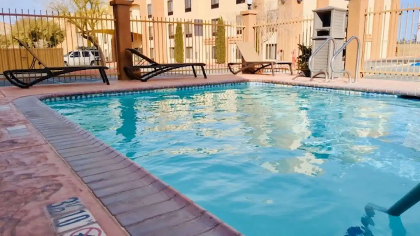 Spark by Hilton Yucca Valley Joshua Tree Pool