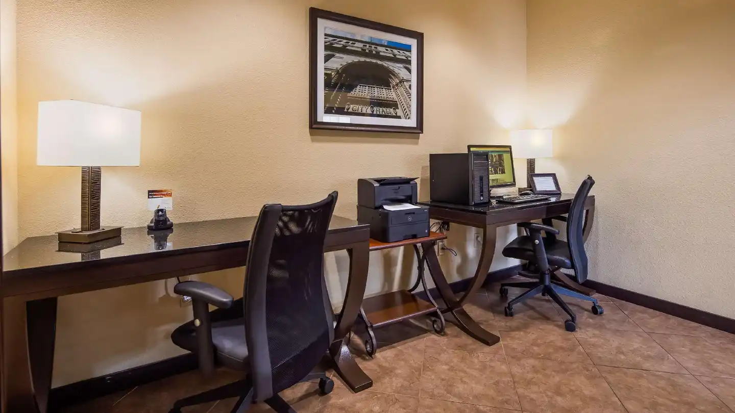 Best Western Windsor Pointe Hotel & Suites-AT&T Center Sport und Entertainment