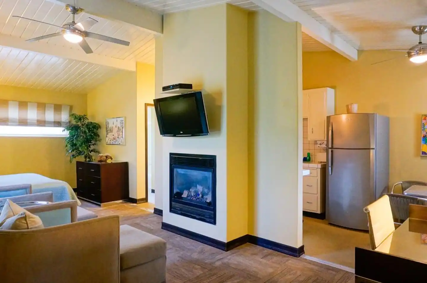 Inn at East Beach Lobby