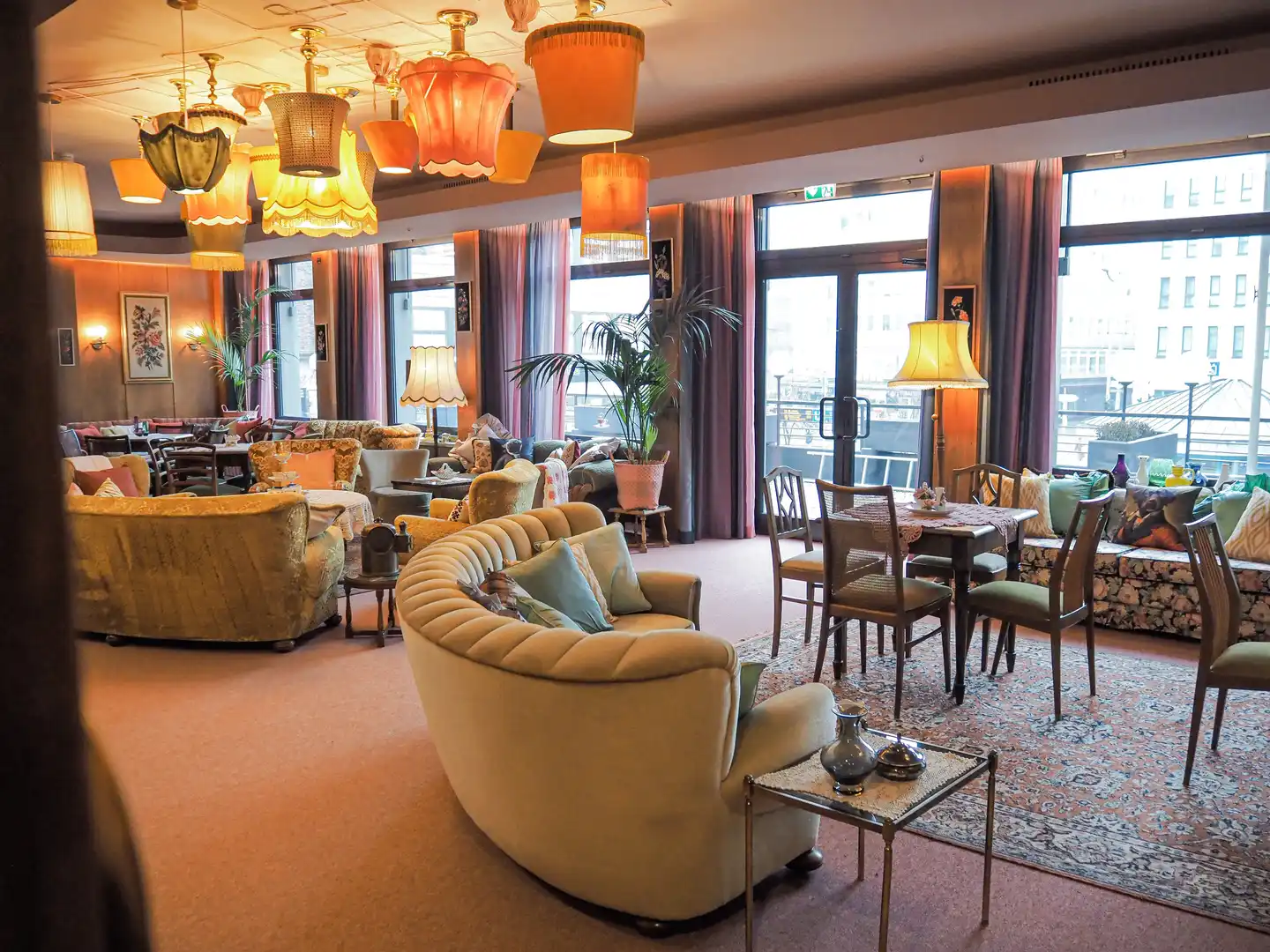 Tante ALMA's Mülheimer Hotel Lobby