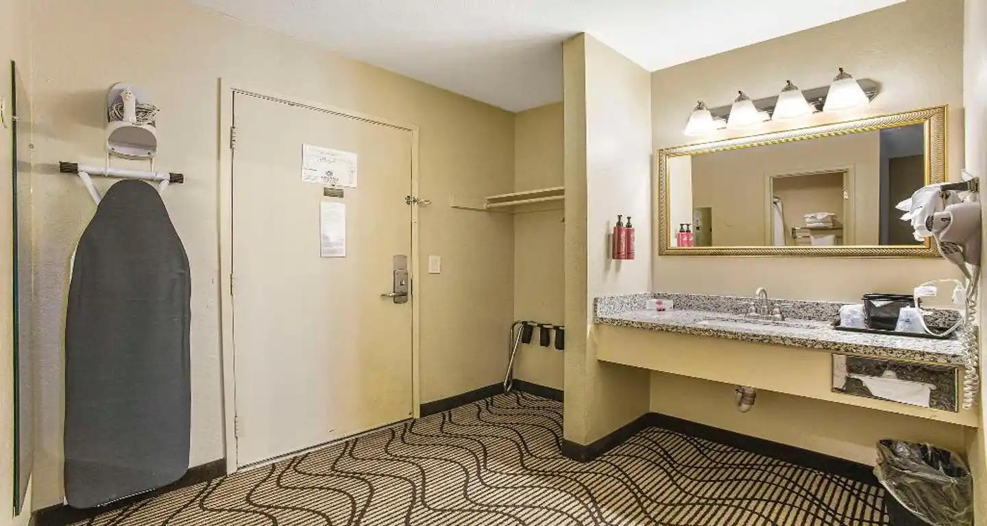 SureStay Plus Hotel by Best Western Sacramento North Wohnbeispiel