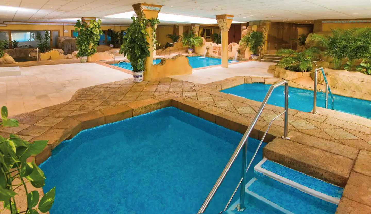 Playaballena Soul Collection by Senator INDOOR_POOL