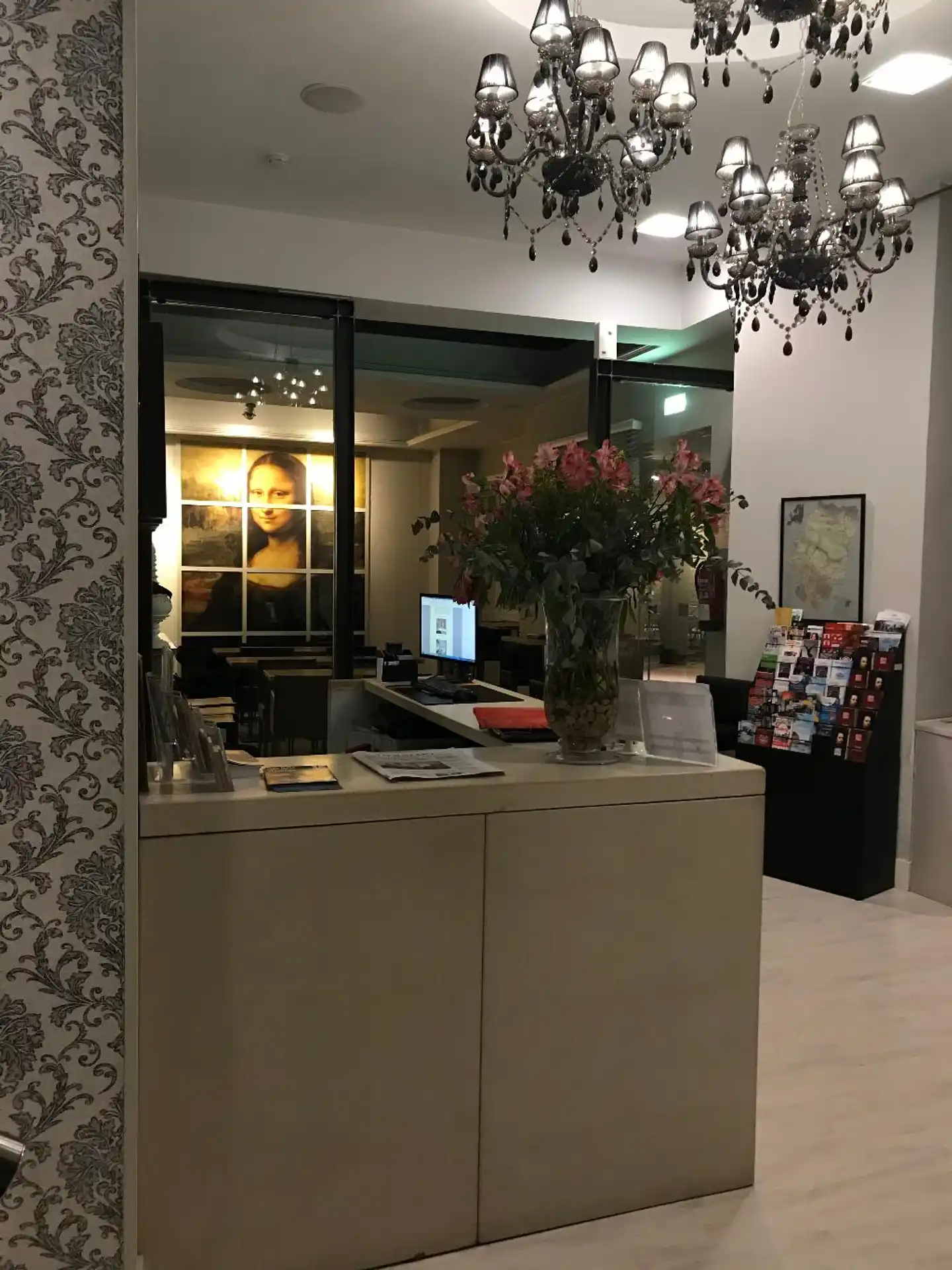 Pilar Plaza Lobby