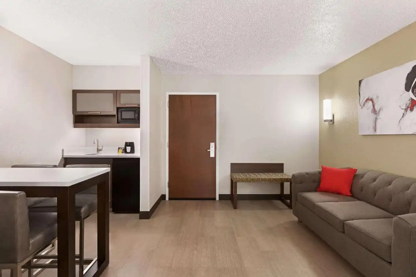 Ramada by Wyndham Suites Orlando Airport Wohnbeispiel