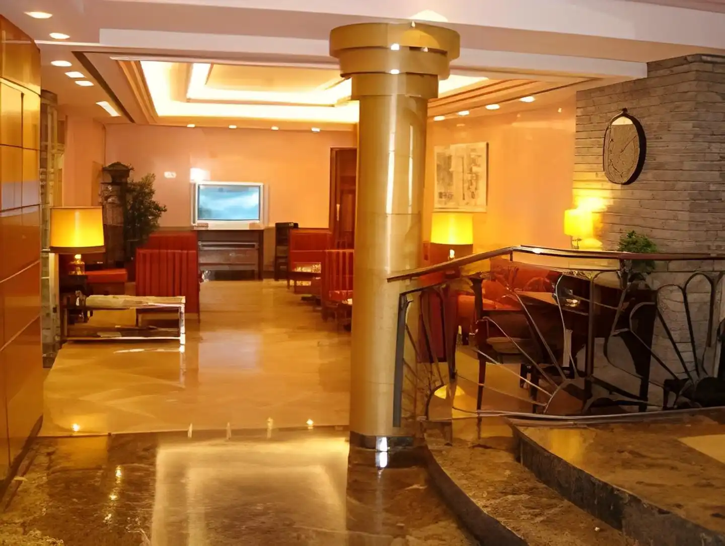 Avenida Lobby