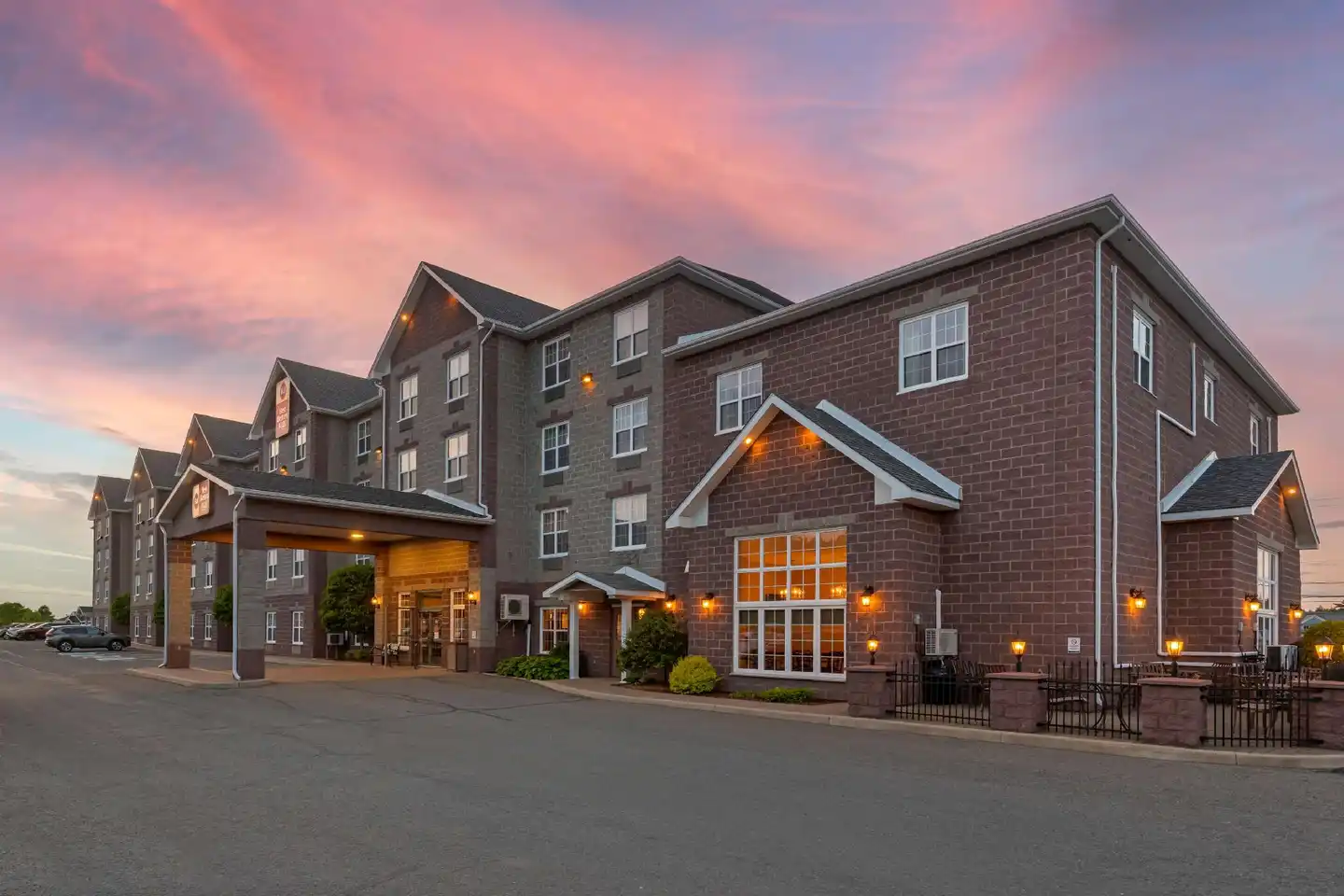Best Western Plus Fredericton Hotel & Suites Aussenansicht