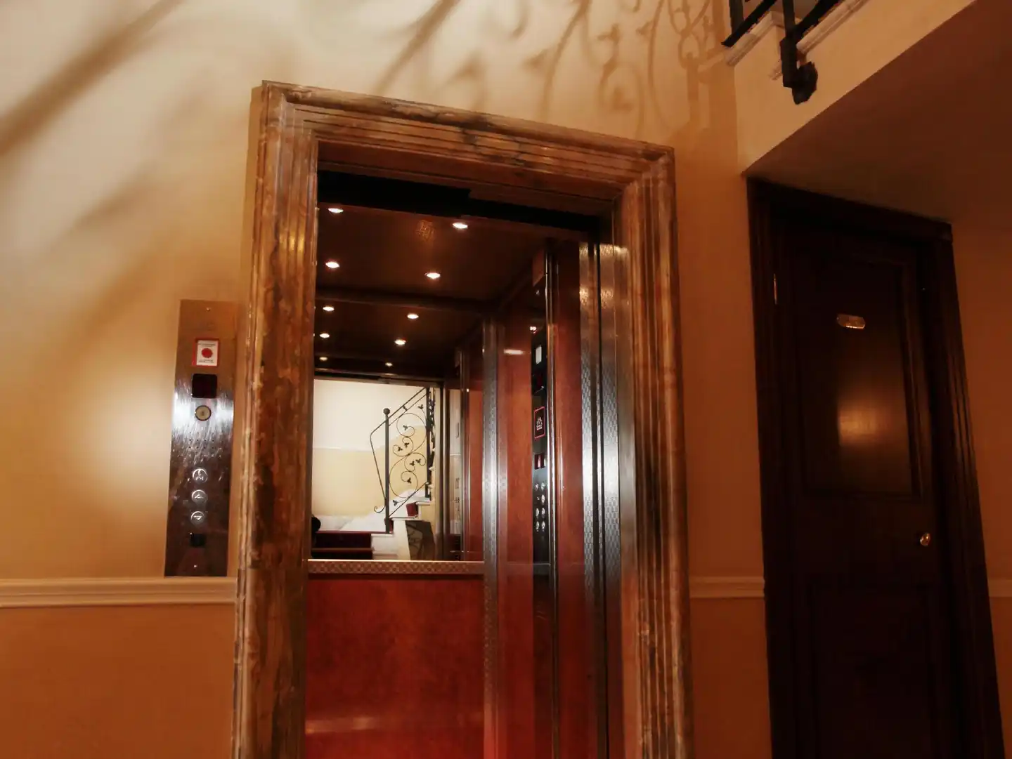 Hotel Solis Lobby