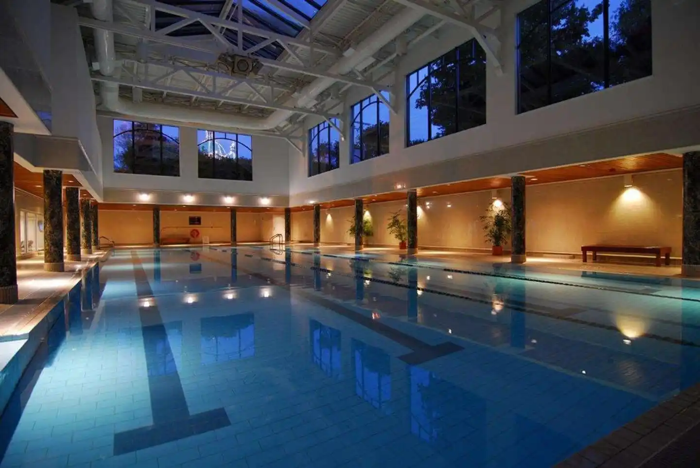Grand Pacific Hallenbad