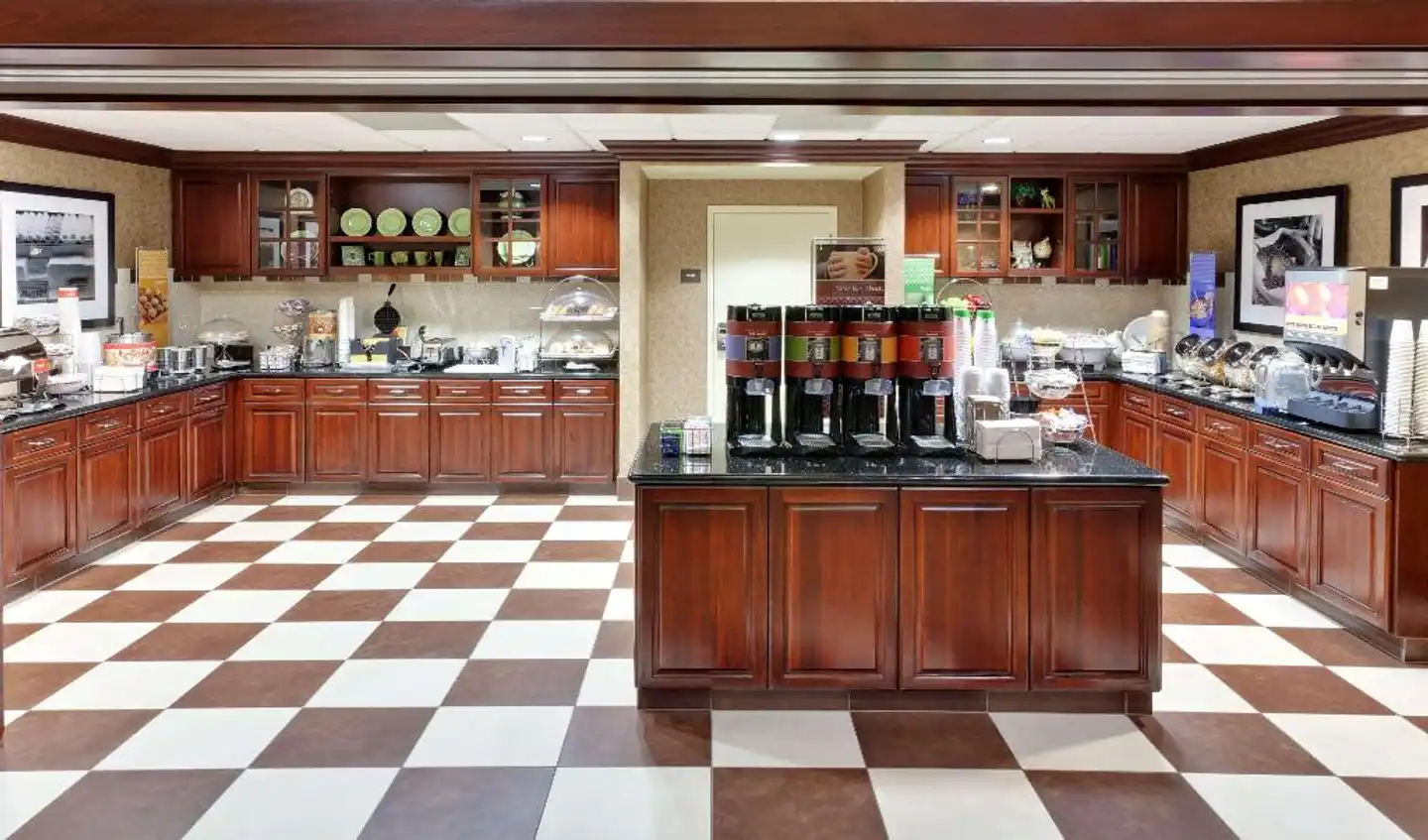 Hampton Inn & Suites Sacramento-Airport-Natomas Bar