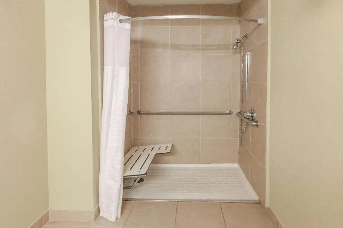 Days Inn by Wyndham Houston East Badezimmer