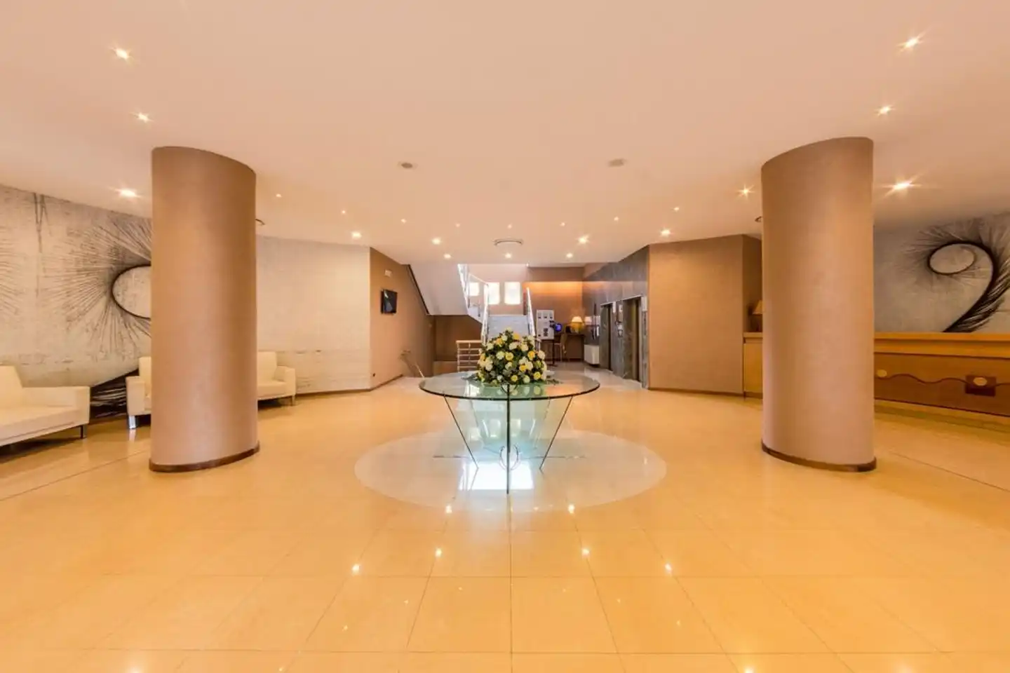 Grand Hotel Moon Valley Lobby