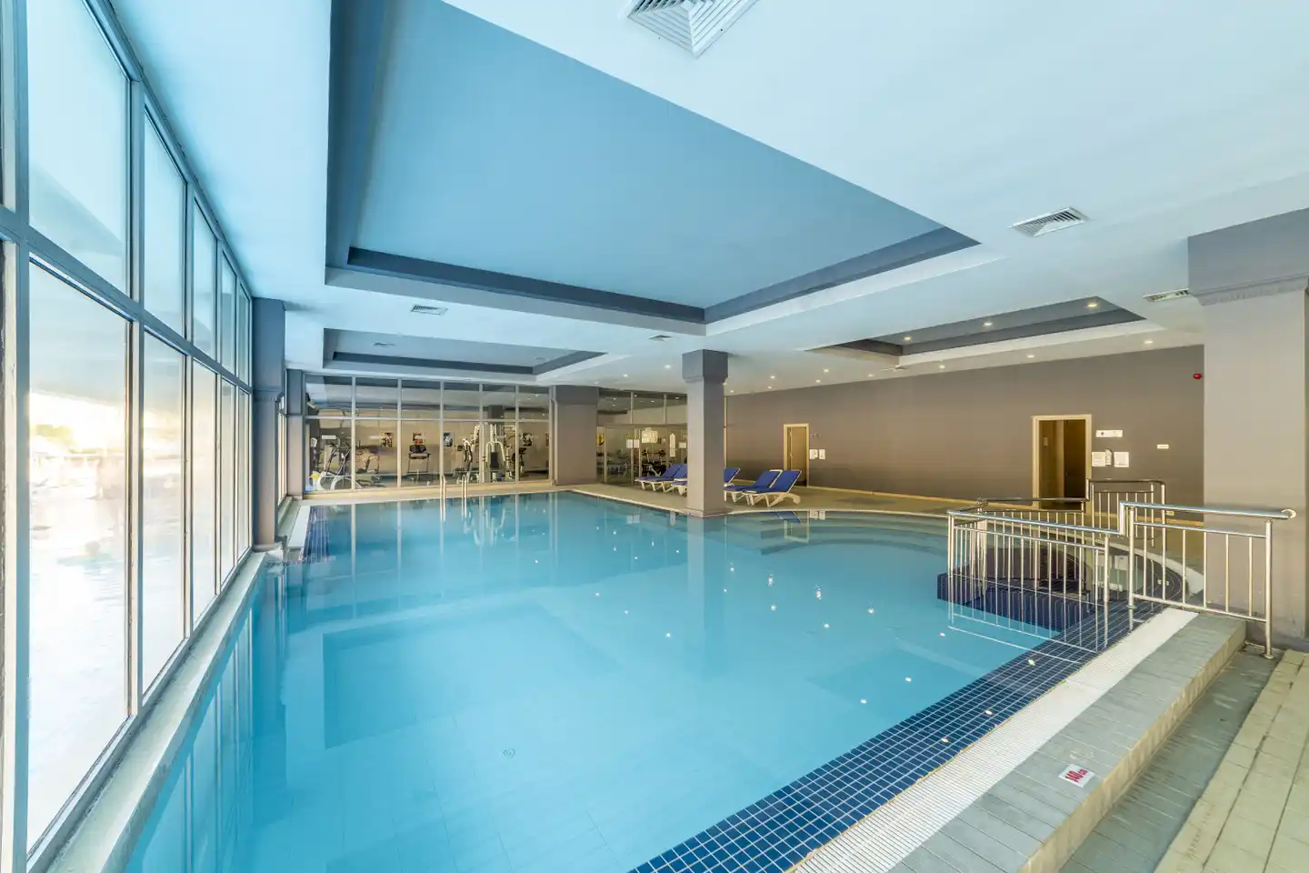 Queen's Park Goynuk Hotel Hallenbad
