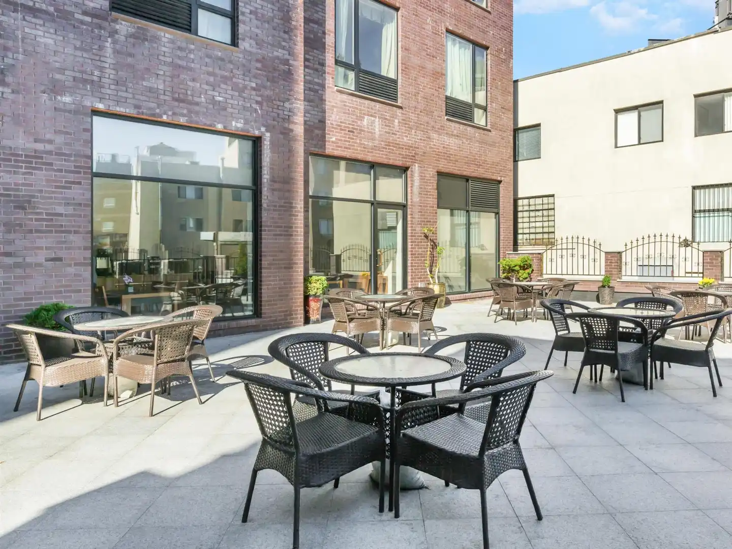 Ramada by Wyndham Flushing Queens Terrasse