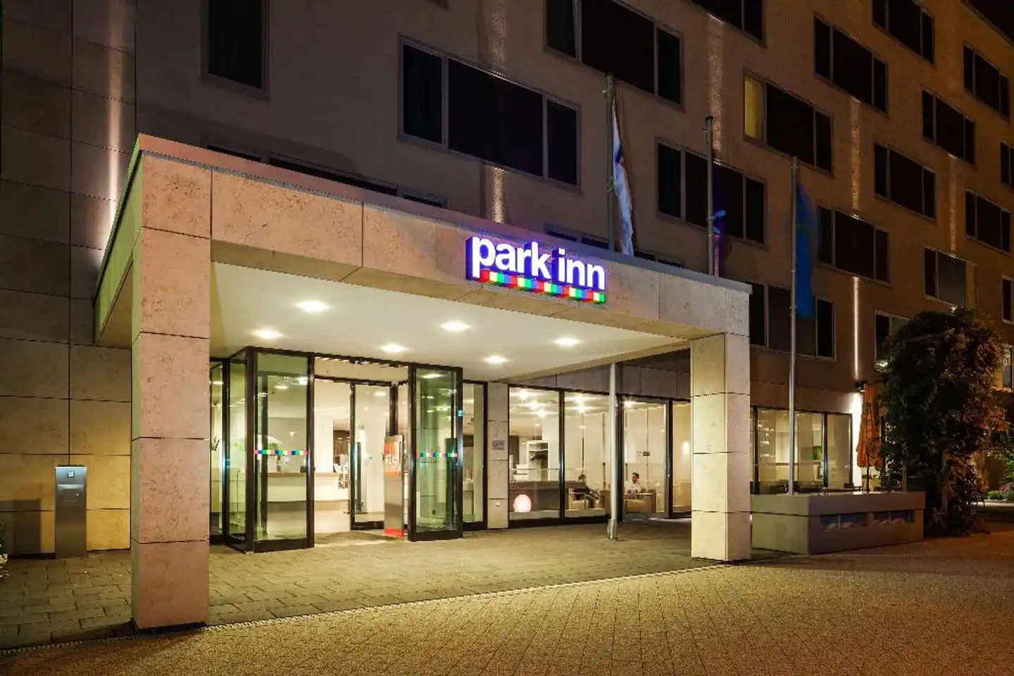 Park Inn by Radisson Frankfurt Airport Aussenansicht