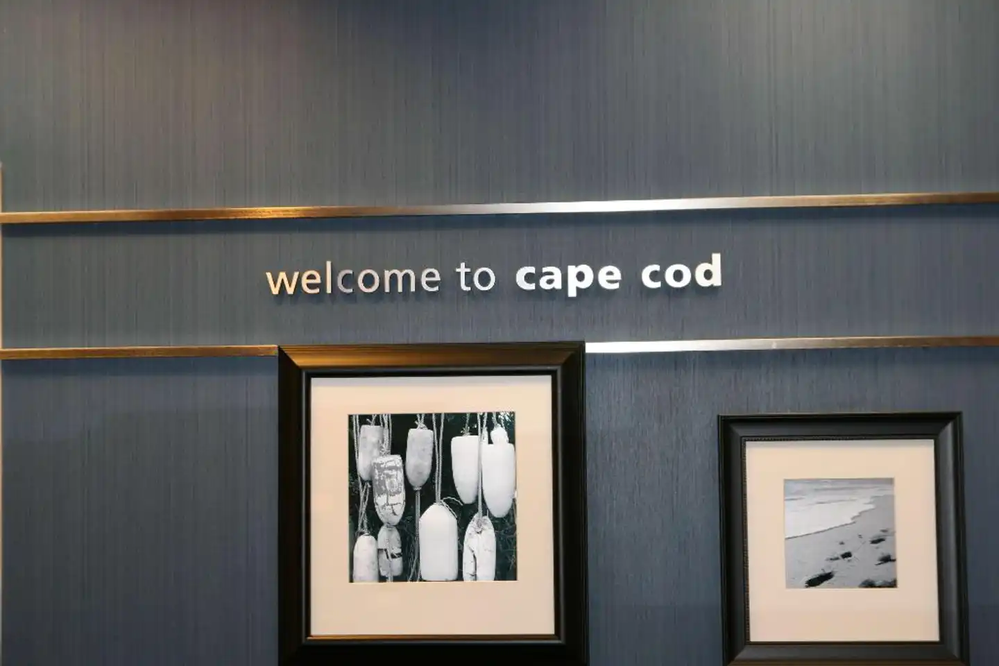 Hampton Inn & Suites Cape Cod-West Yarmouth Lobby