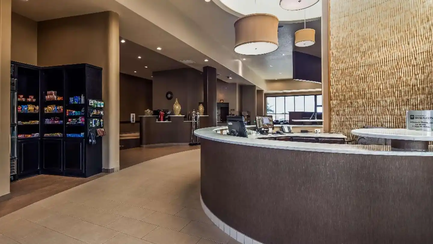 Best Western Plus Atrea Hotel and Suites Bar