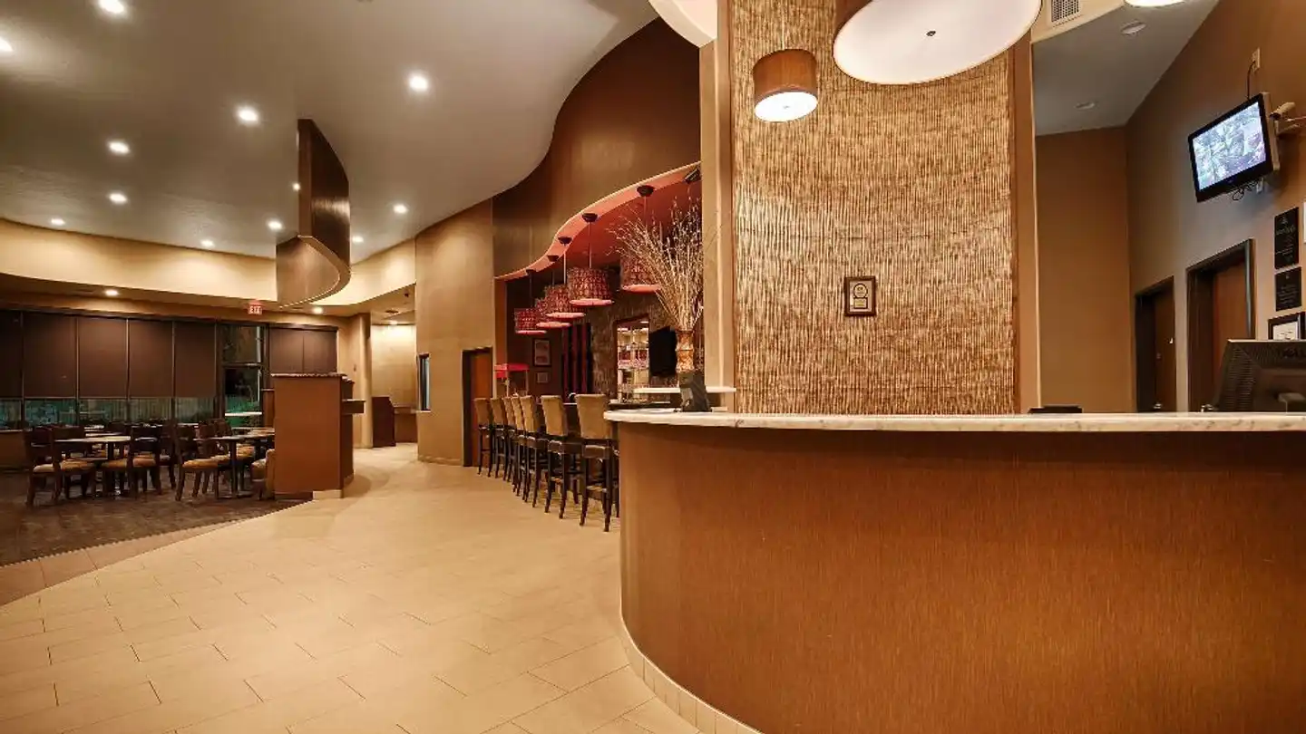 Best Western Plus Atrea Hotel and Suites Bar