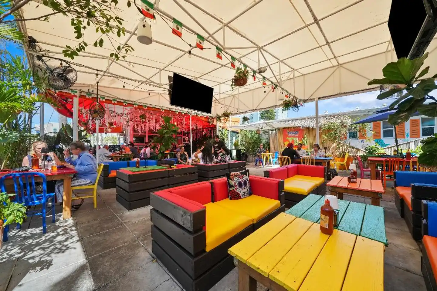 Hollywood Beach Suites, Hostel and Hotel Lobby