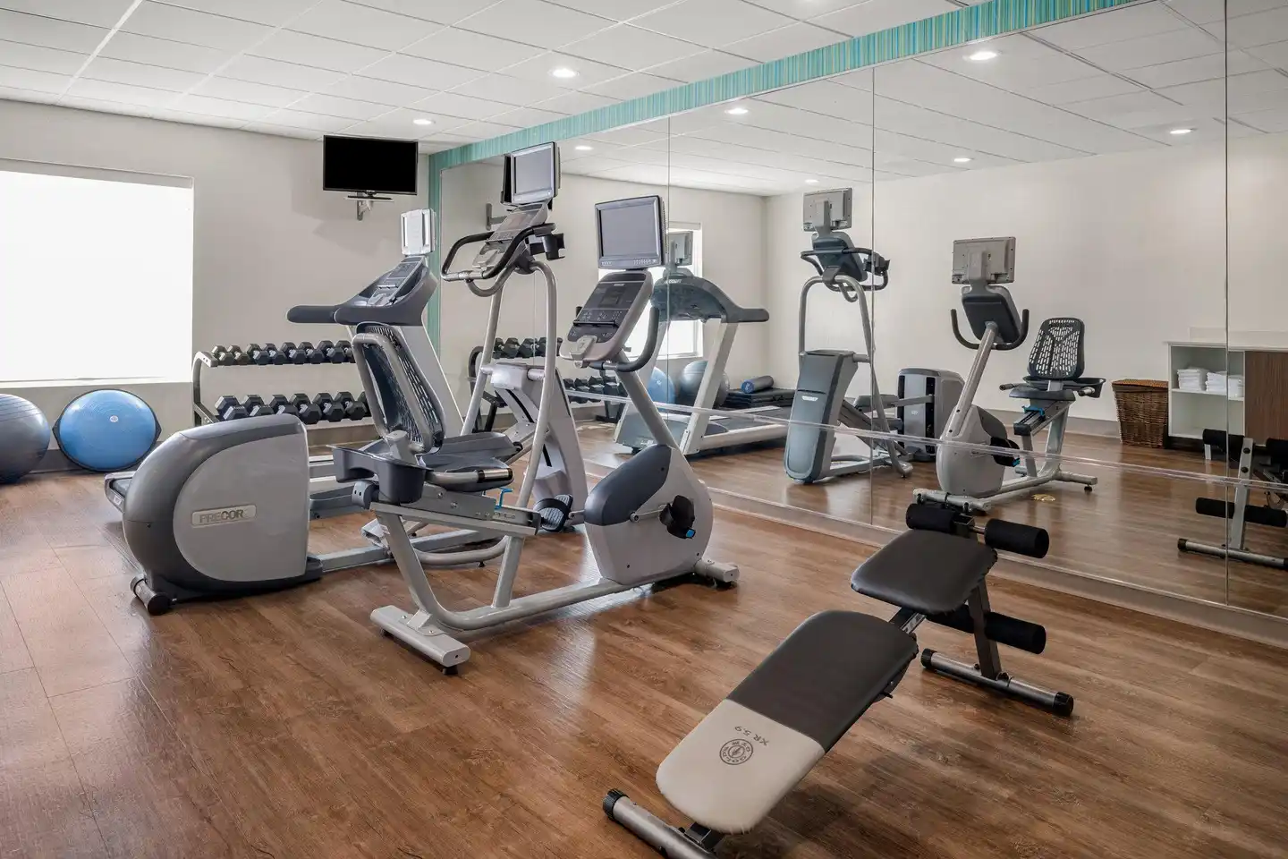 Holiday Inn Express & Suites Graham Sport und Entertainment