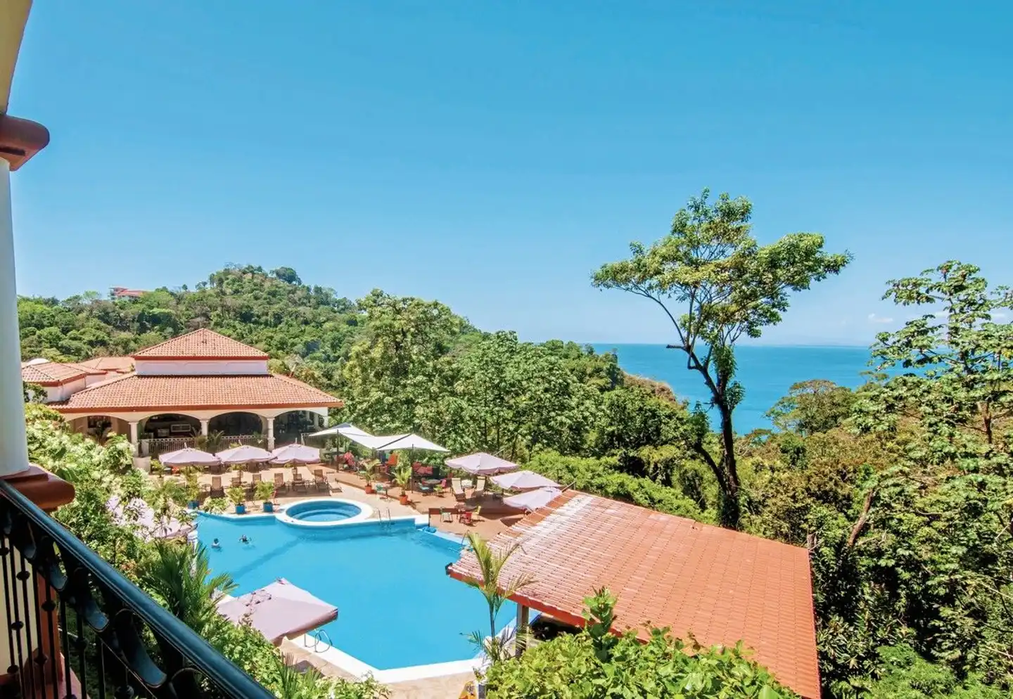 Shana by the Beach Manuel Antonio Pool