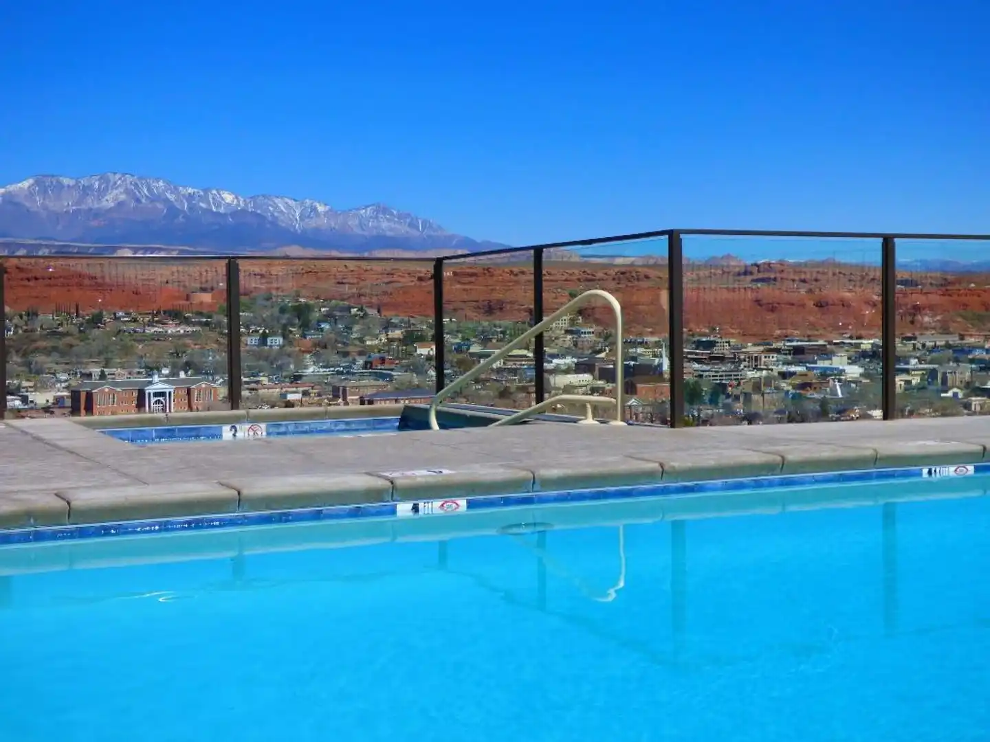 Inn On The Cliff Pool