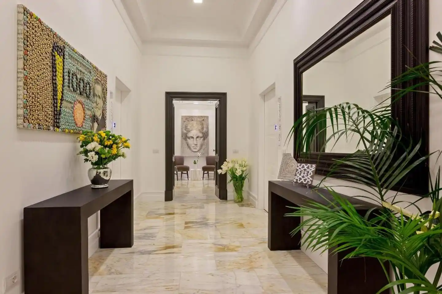 504 Corso Suites Lobby