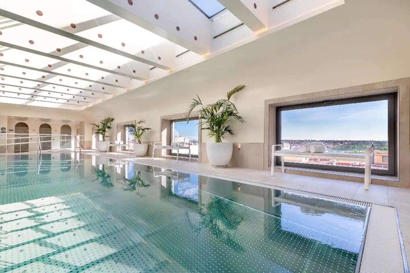 Barceló Torre de Madrid Hallenbad