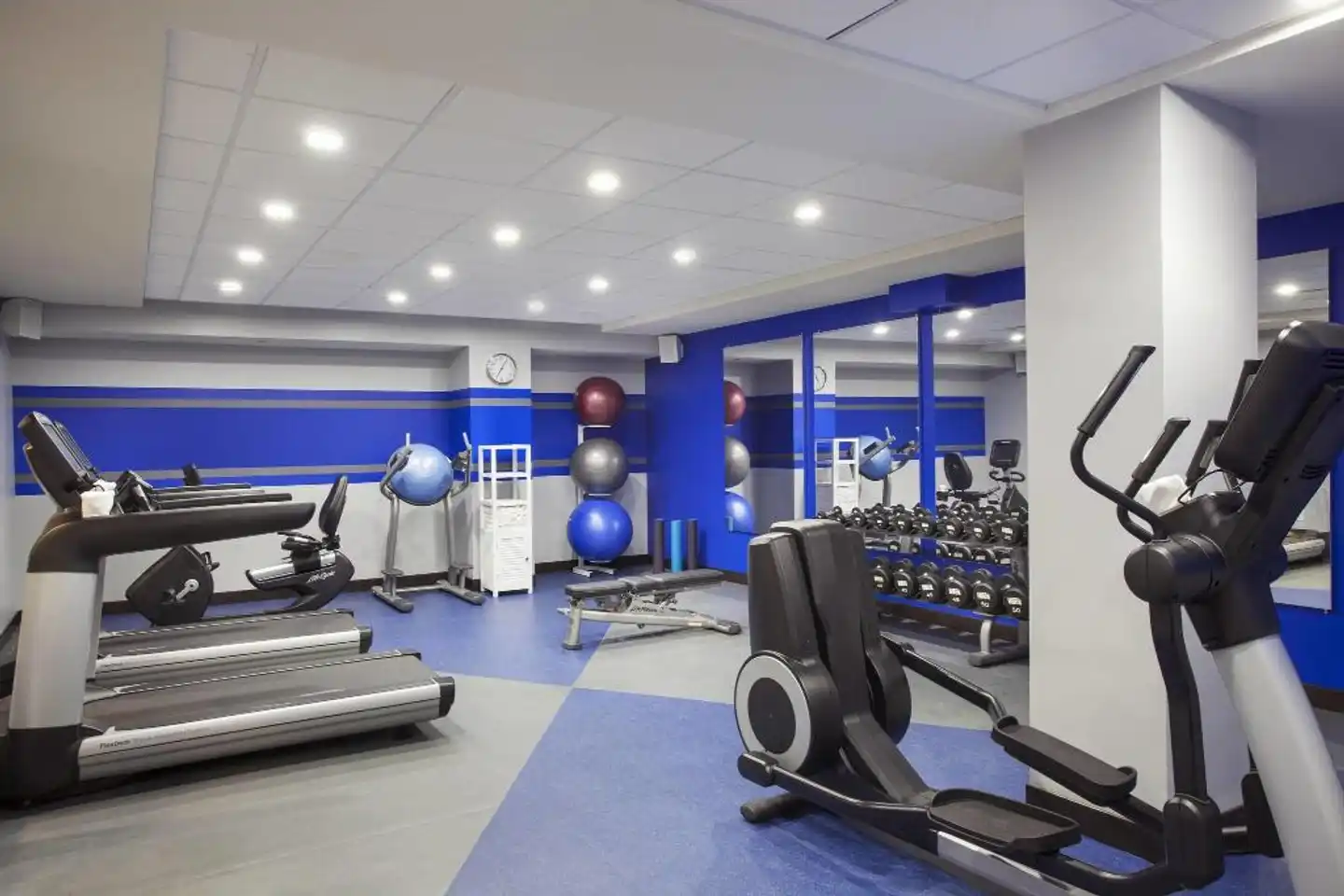 Four Points by Sheraton Manhattan Midtown West Sport und Entertainment