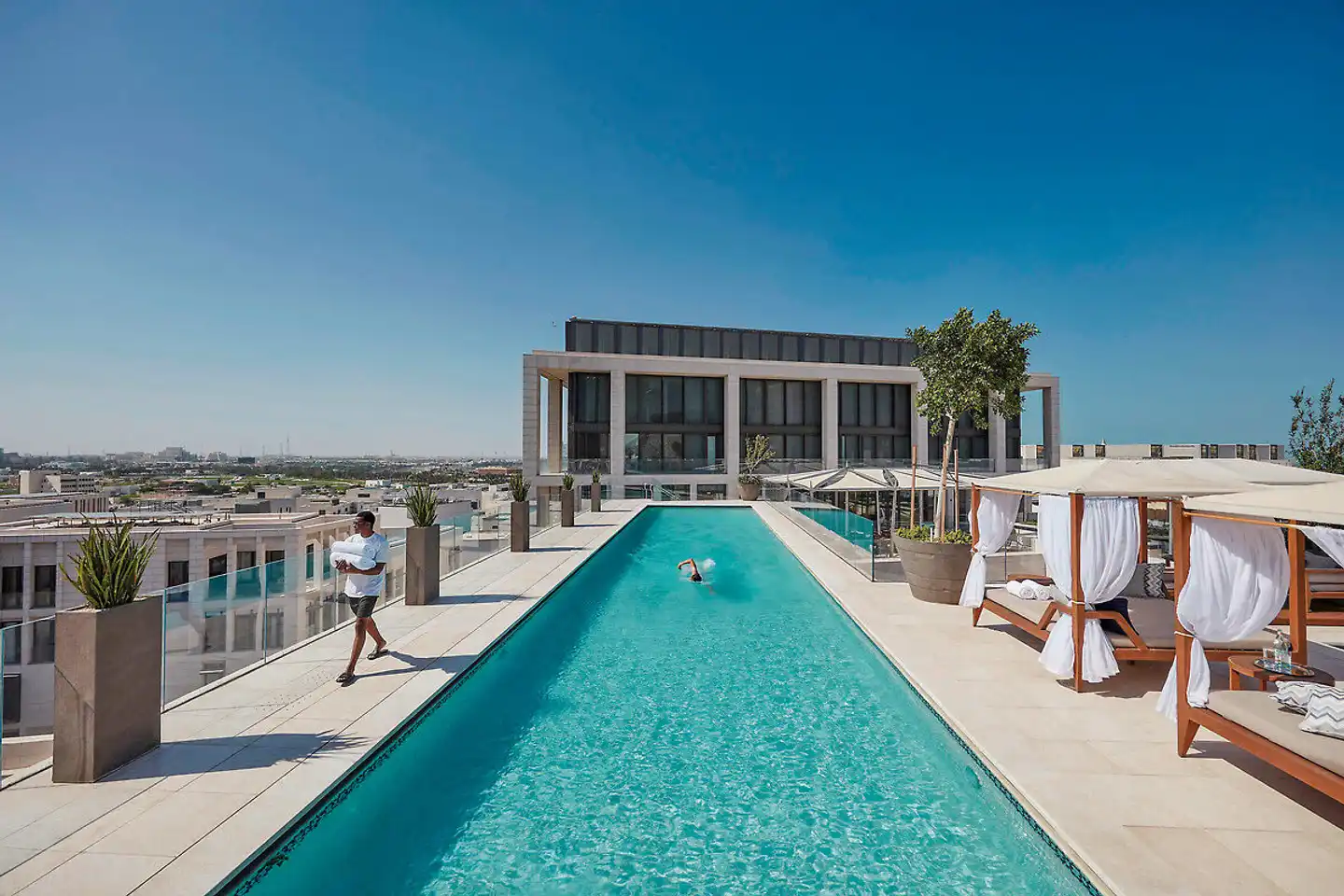 Mandarin Oriental, Doha Pool
