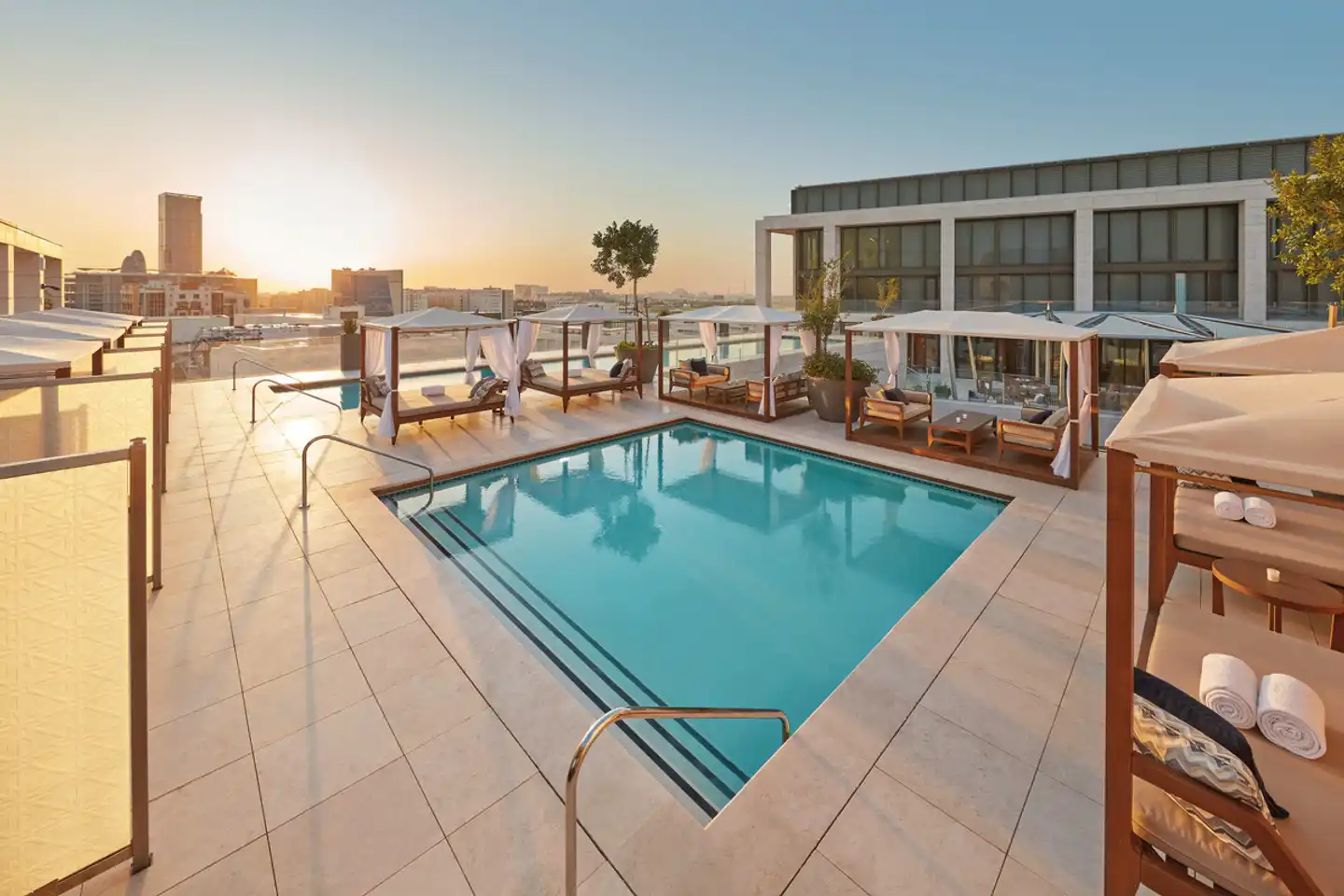 Mandarin Oriental, Doha Pool