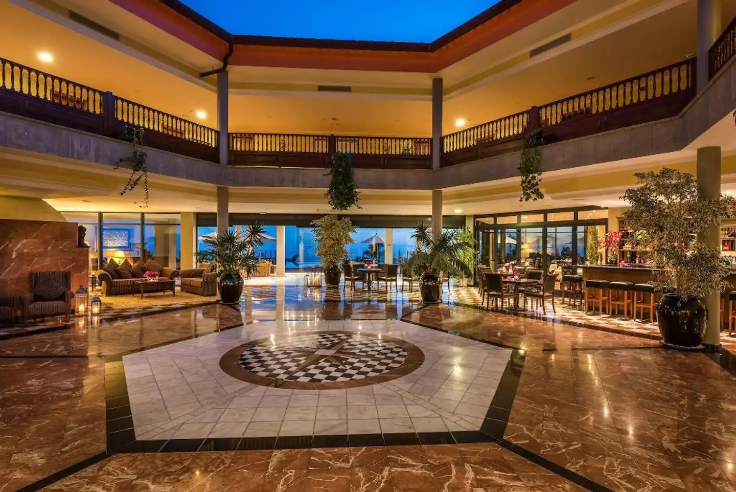 Casa Leon Lobby