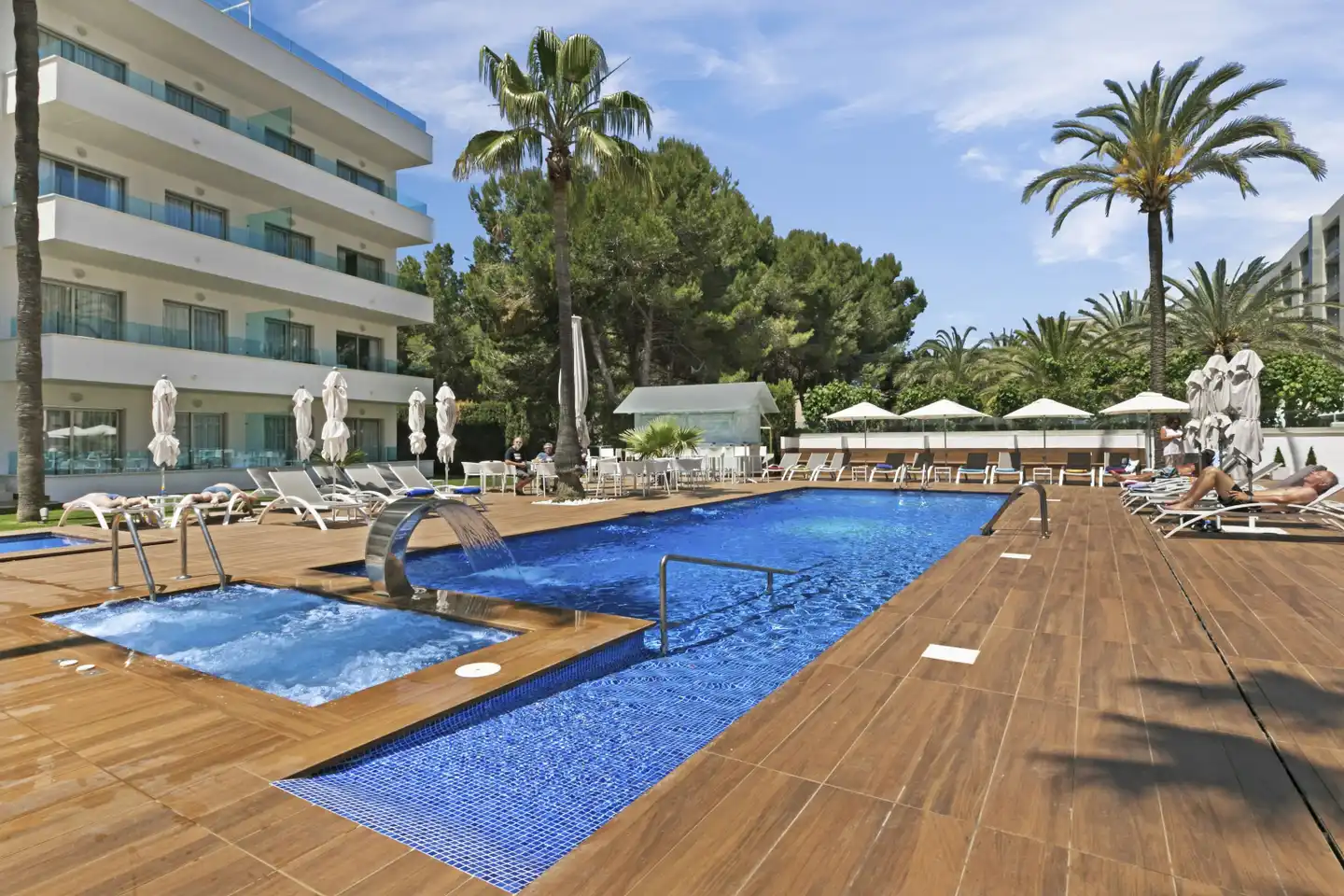 Metropolitan Playa JUKA Pool