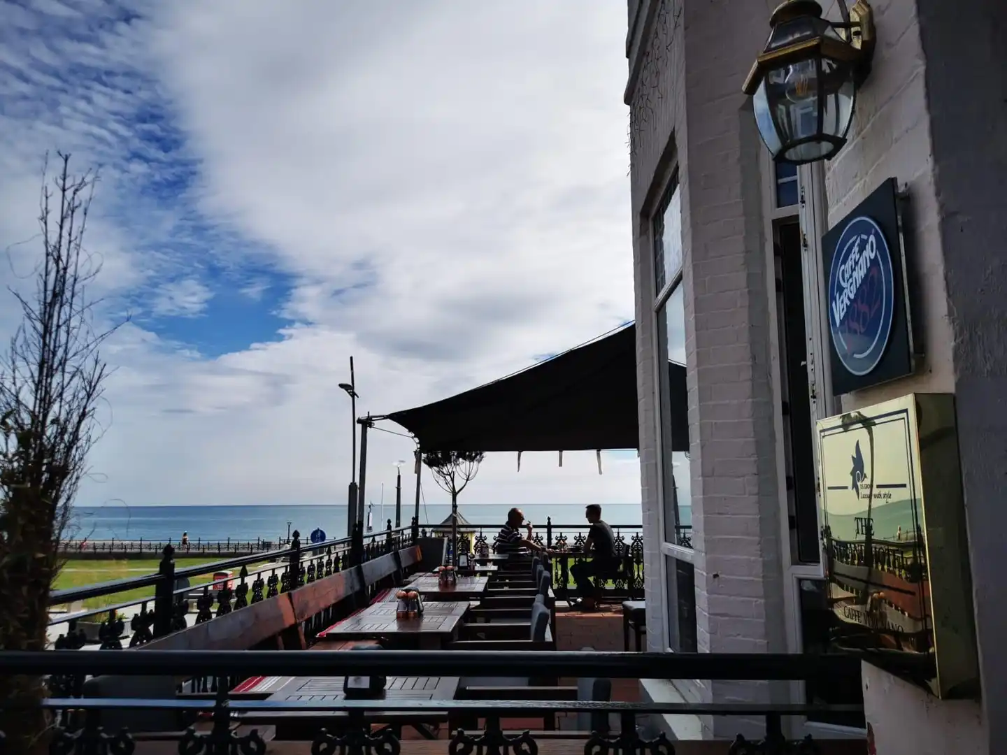 THE STRAND HOTEL Aussenansicht