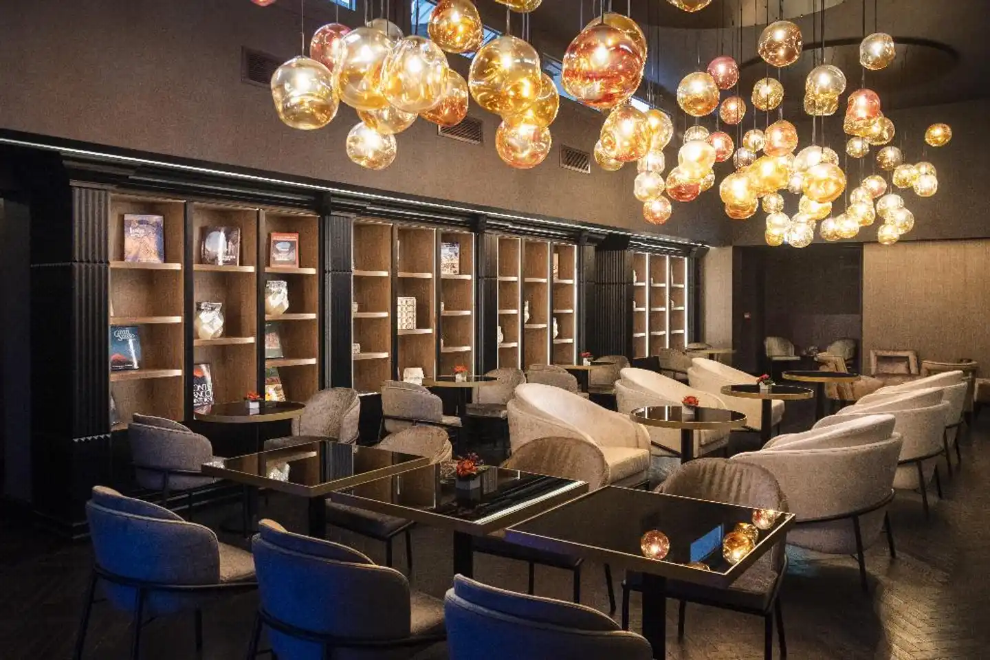 U-Visionary Roma Hotel Restaurant